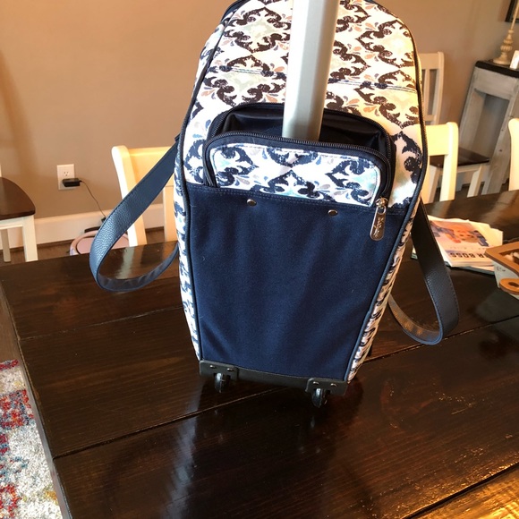 wheels to wander duffle thirty one